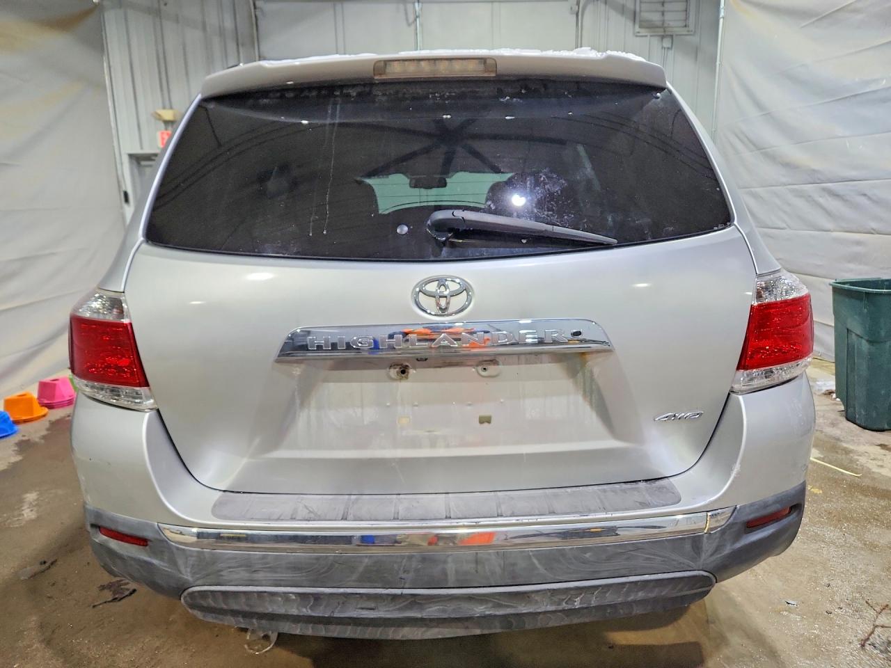 2011 TOYOTA HIGHLANDER LIMITED photo 6