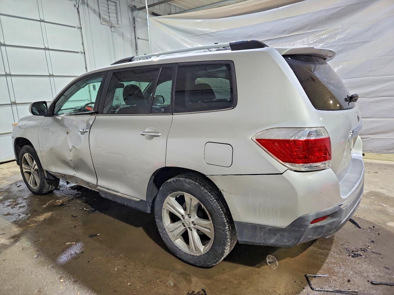 2011 TOYOTA HIGHLANDER LIMITED photo 2