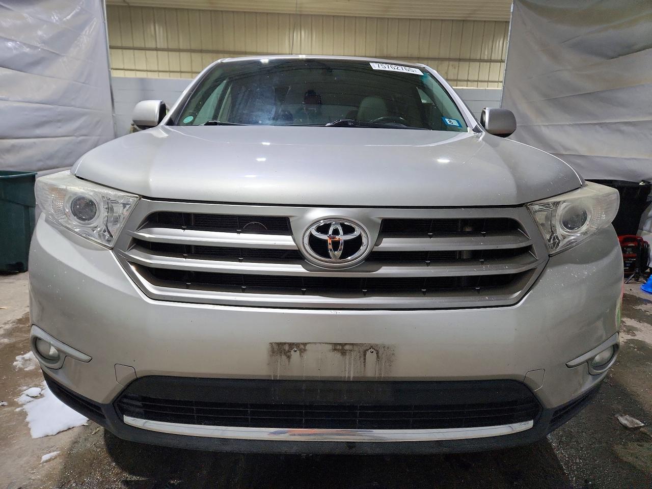 2011 TOYOTA HIGHLANDER LIMITED photo 5