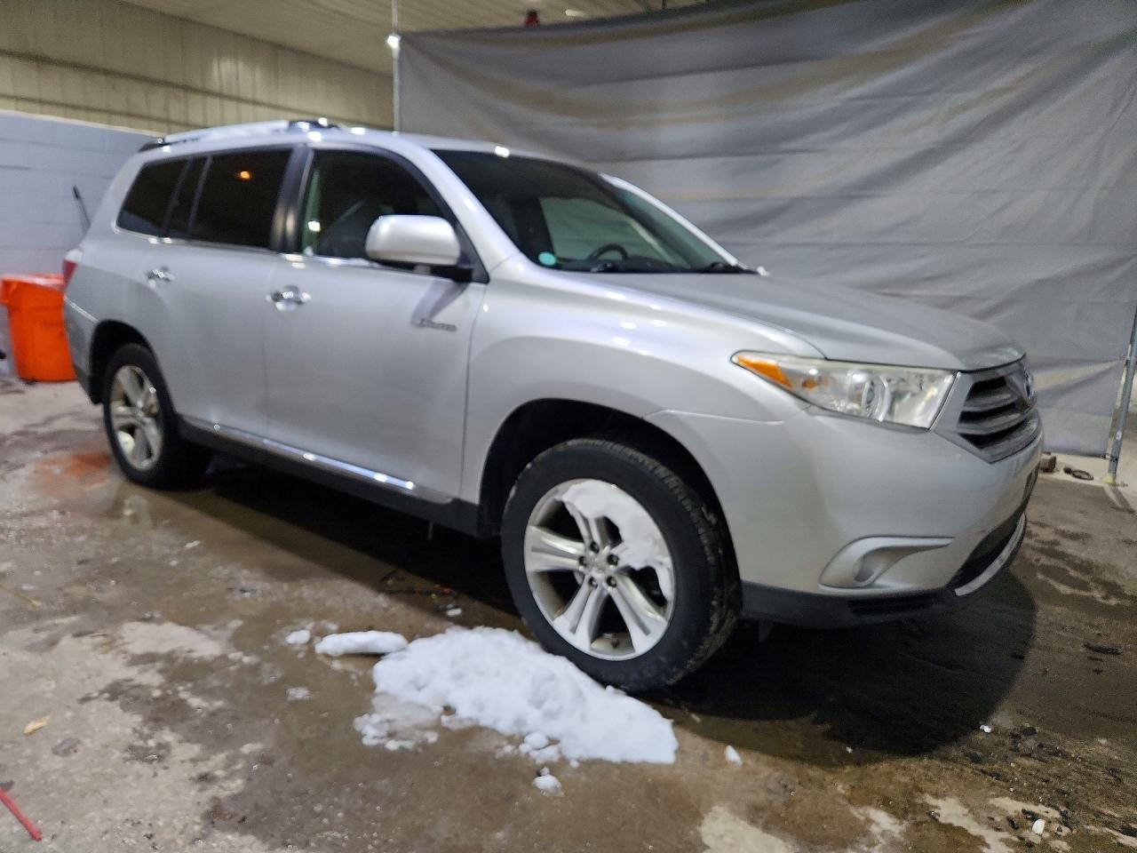 2011 TOYOTA HIGHLANDER LIMITED photo 4