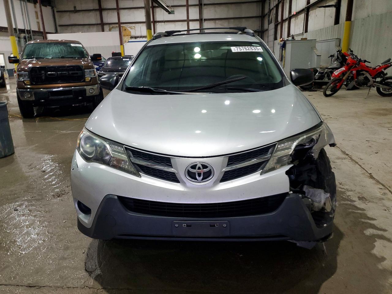 2015 TOYOTA RAV4 LE photo 5