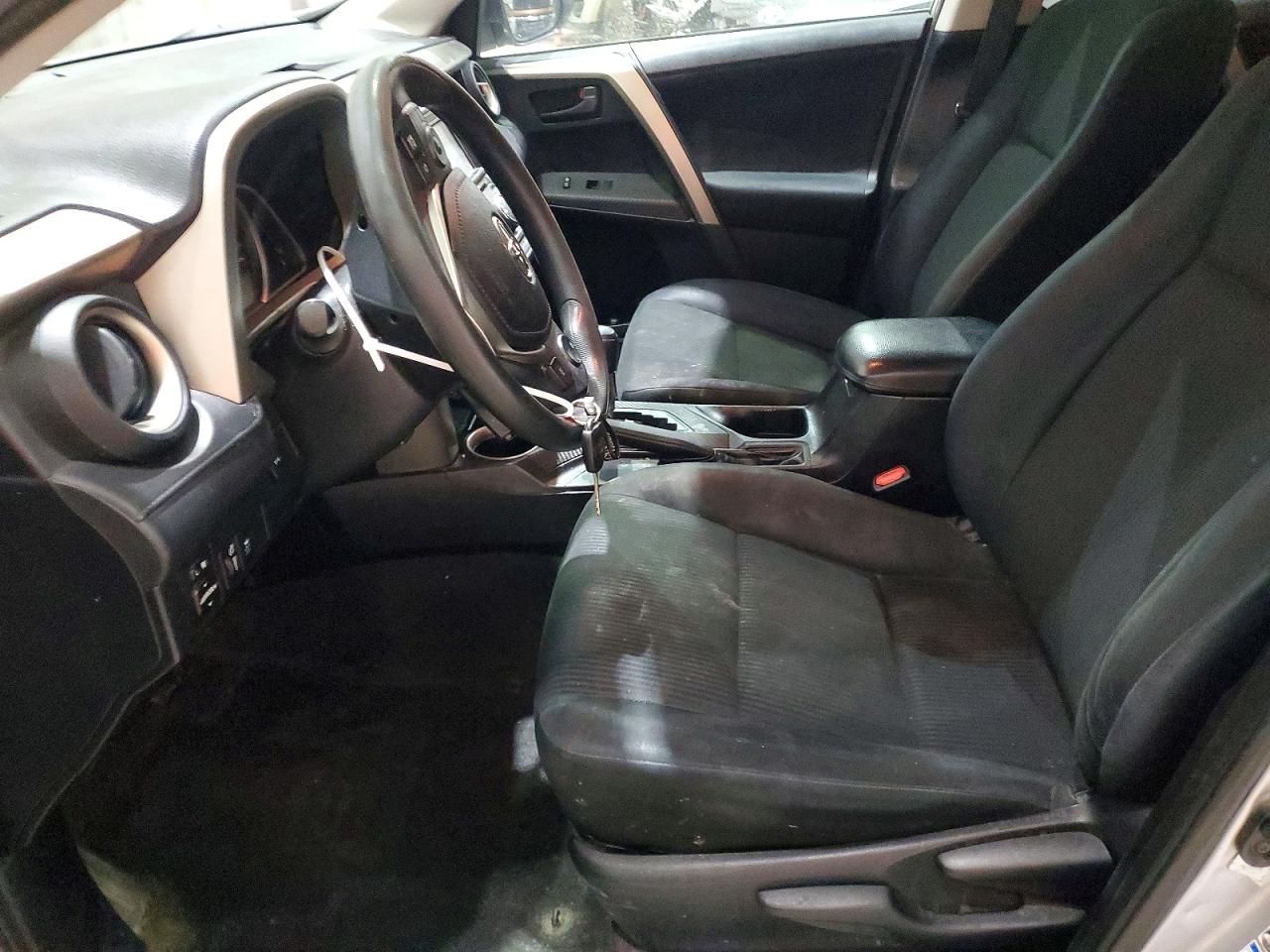 2015 TOYOTA RAV4 LE photo 7