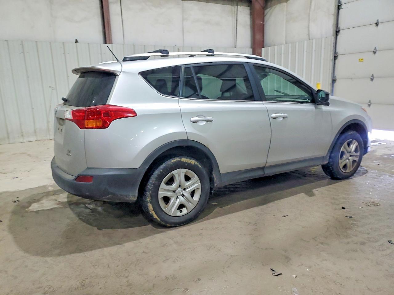 2015 TOYOTA RAV4 LE photo 3