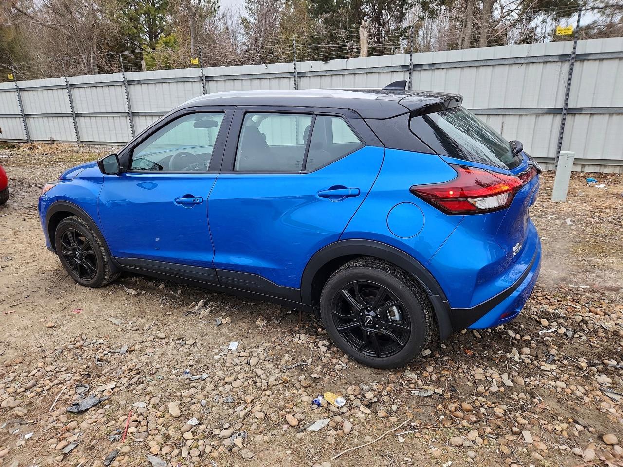 2023 NISSAN KICKS SV photo 3