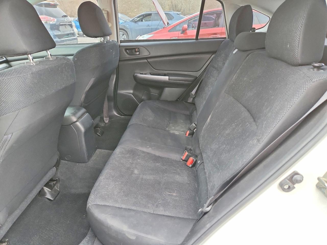 2016 SUBARU IMPREZA photo 10
