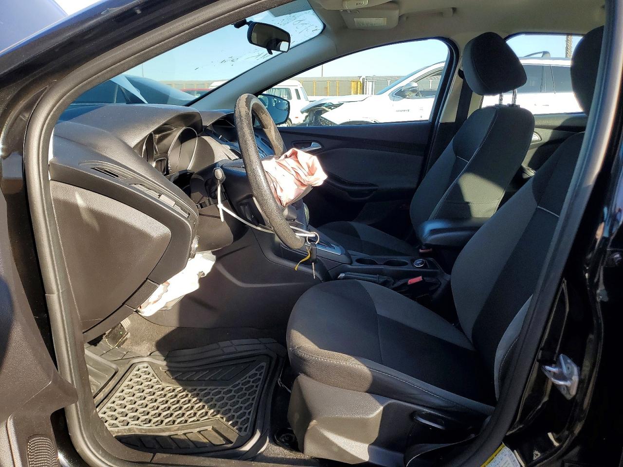2014 FORD FOCUS SE photo 7