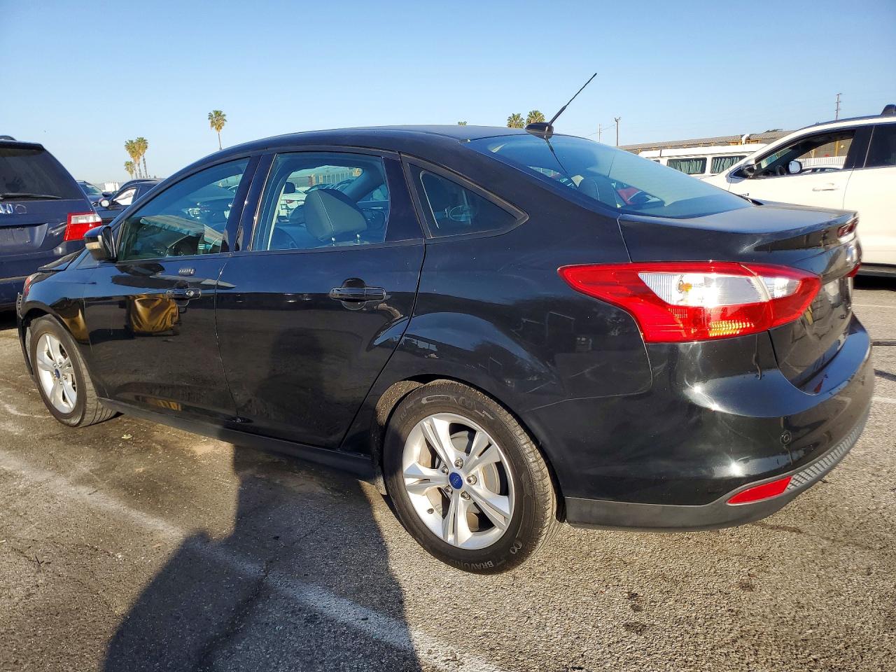 2014 FORD FOCUS SE photo 2