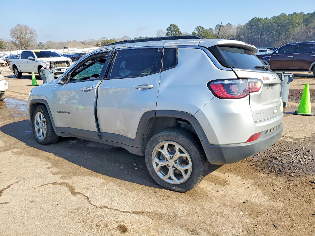 2024 JEEP COMPASS LATITUDE photo 3