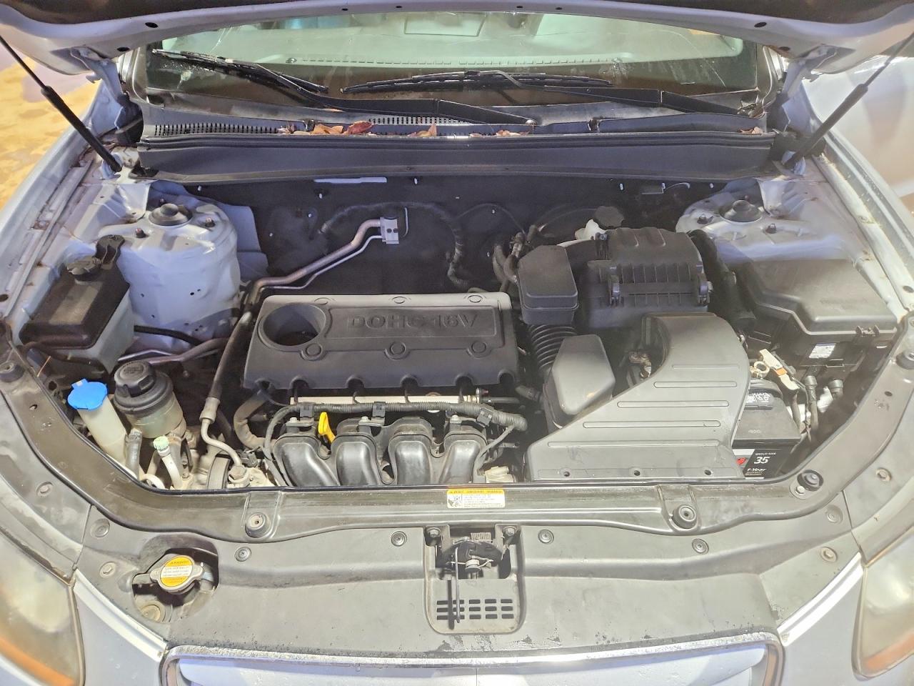 2011 HYUNDAI SANTA FE GLS photo 12