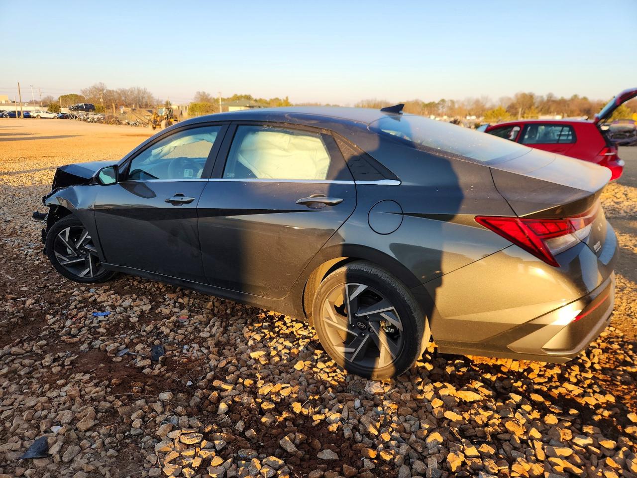 2024 HYUNDAI ELANTRA SEL photo 3