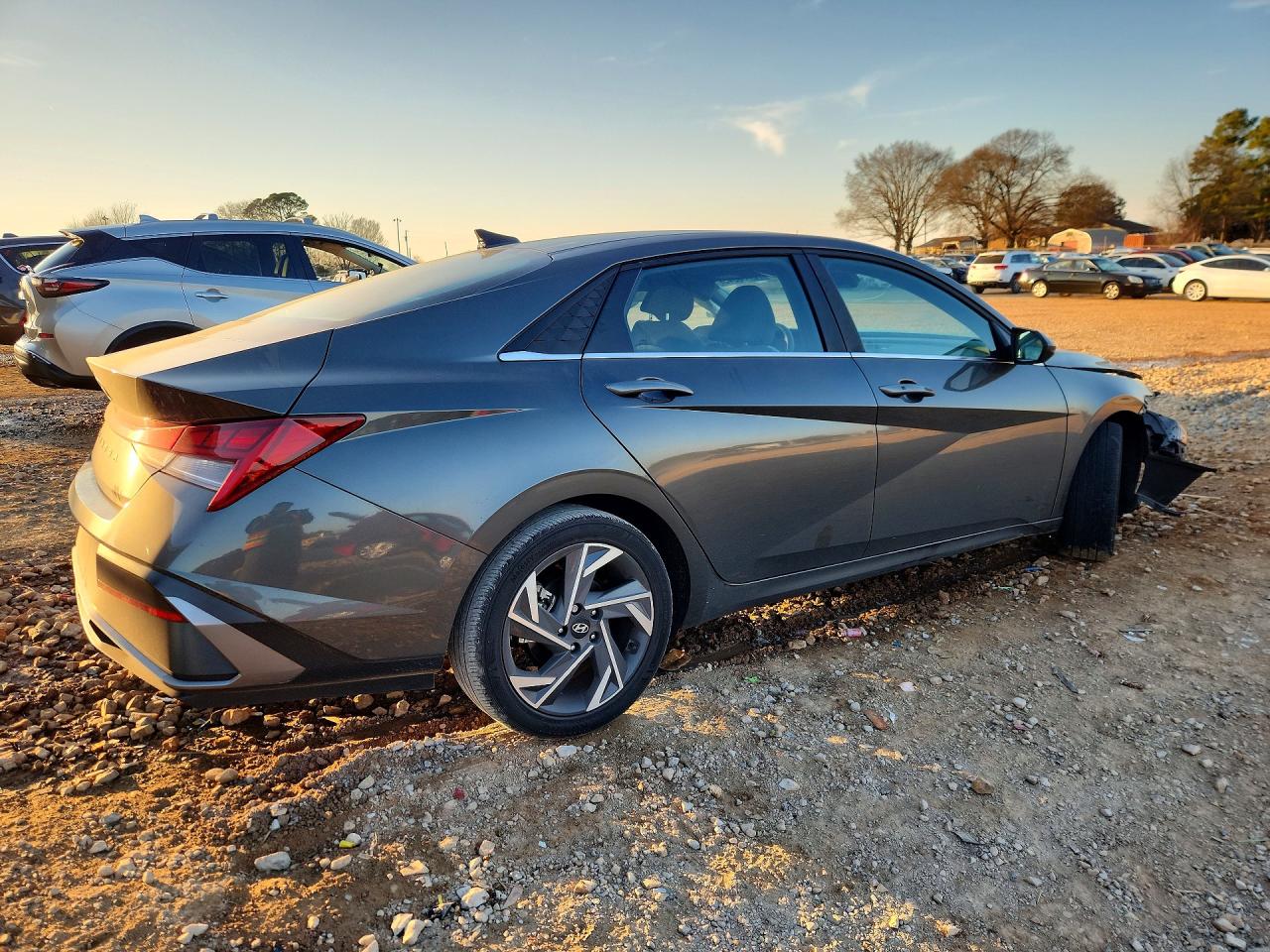 2024 HYUNDAI ELANTRA SEL photo 5
