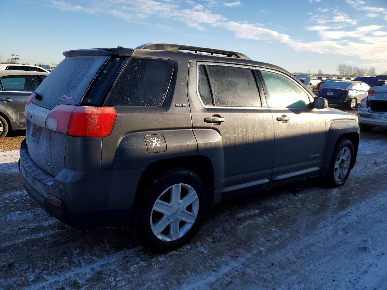 2011 GMC TERRAIN SLE photo 3