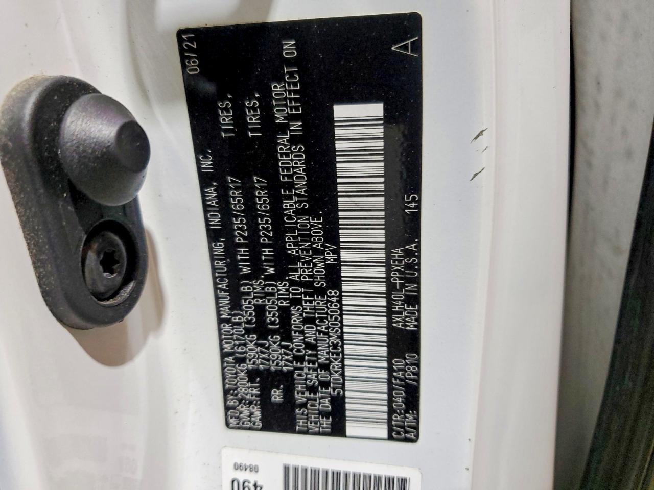 2021 TOYOTA SIENNA LE photo 37