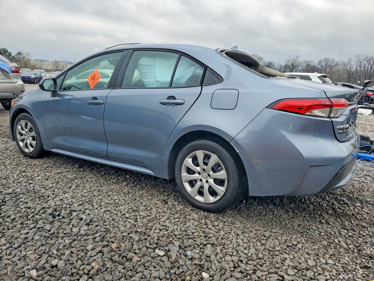 2022 TOYOTA COROLLA LE photo 3