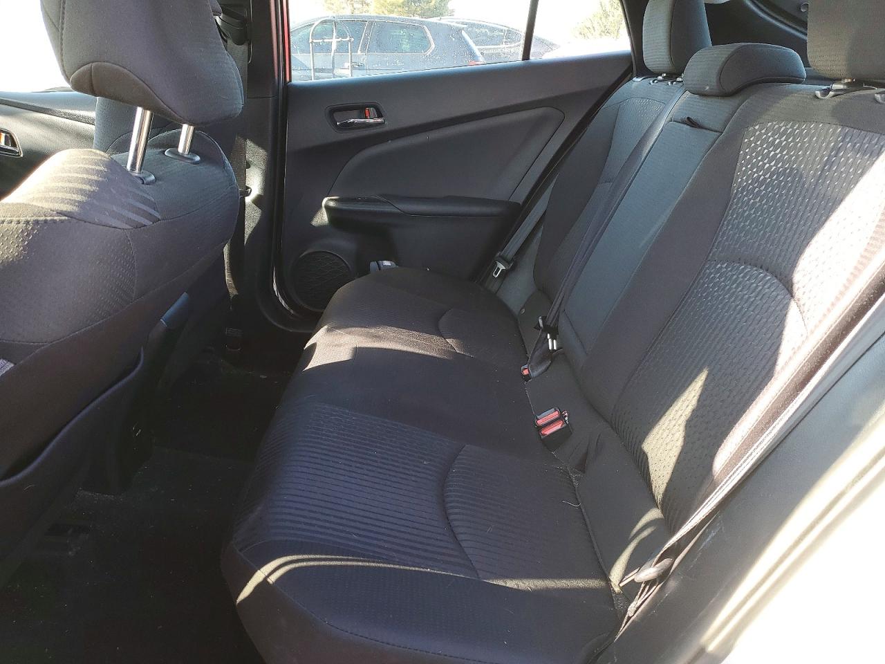 2018 TOYOTA PRIUS photo 10