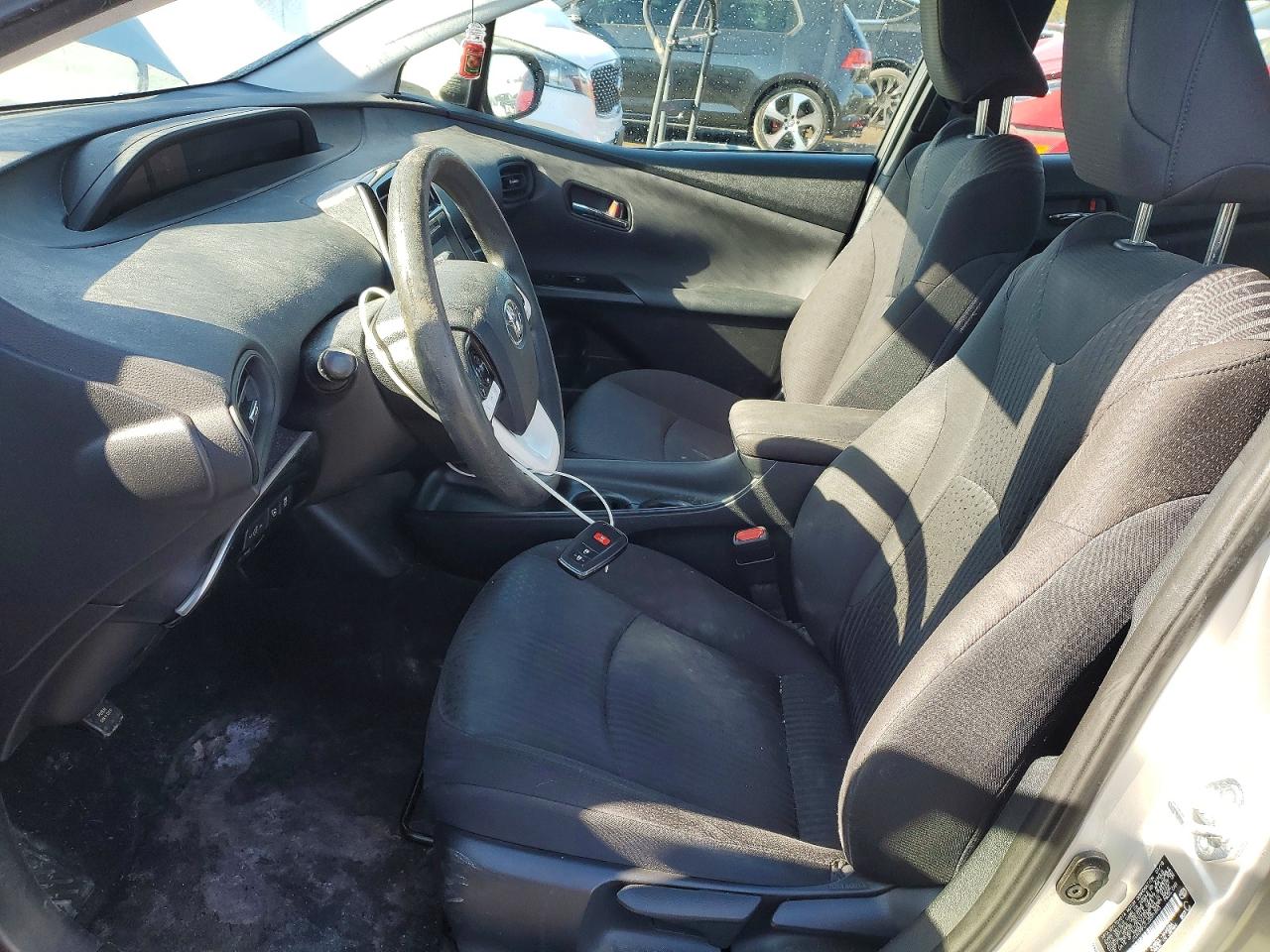 2018 TOYOTA PRIUS photo 7