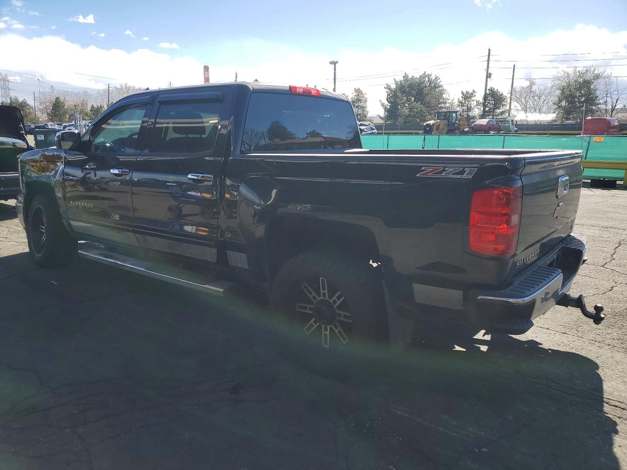 2015 CHEVROLET SILVERADO K1500 LT photo 2