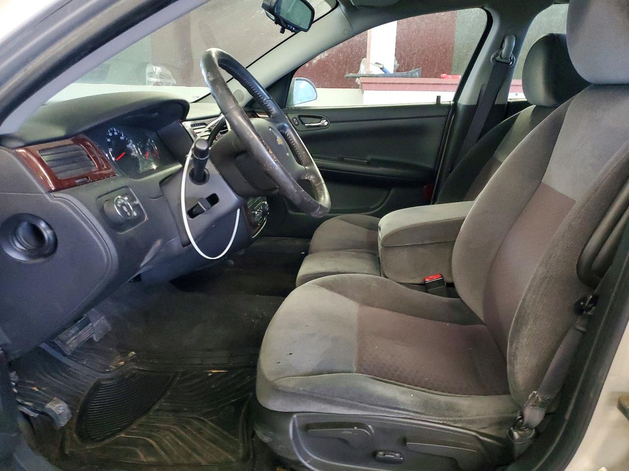 2011 CHEVROLET IMPALA LT photo 19
