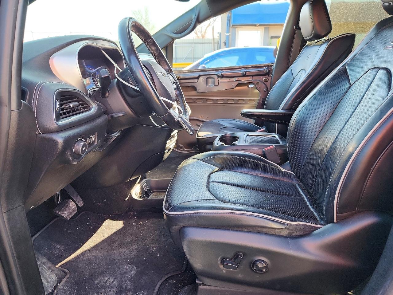 2019 CHRYSLER PACIFICA LIMITED photo 19