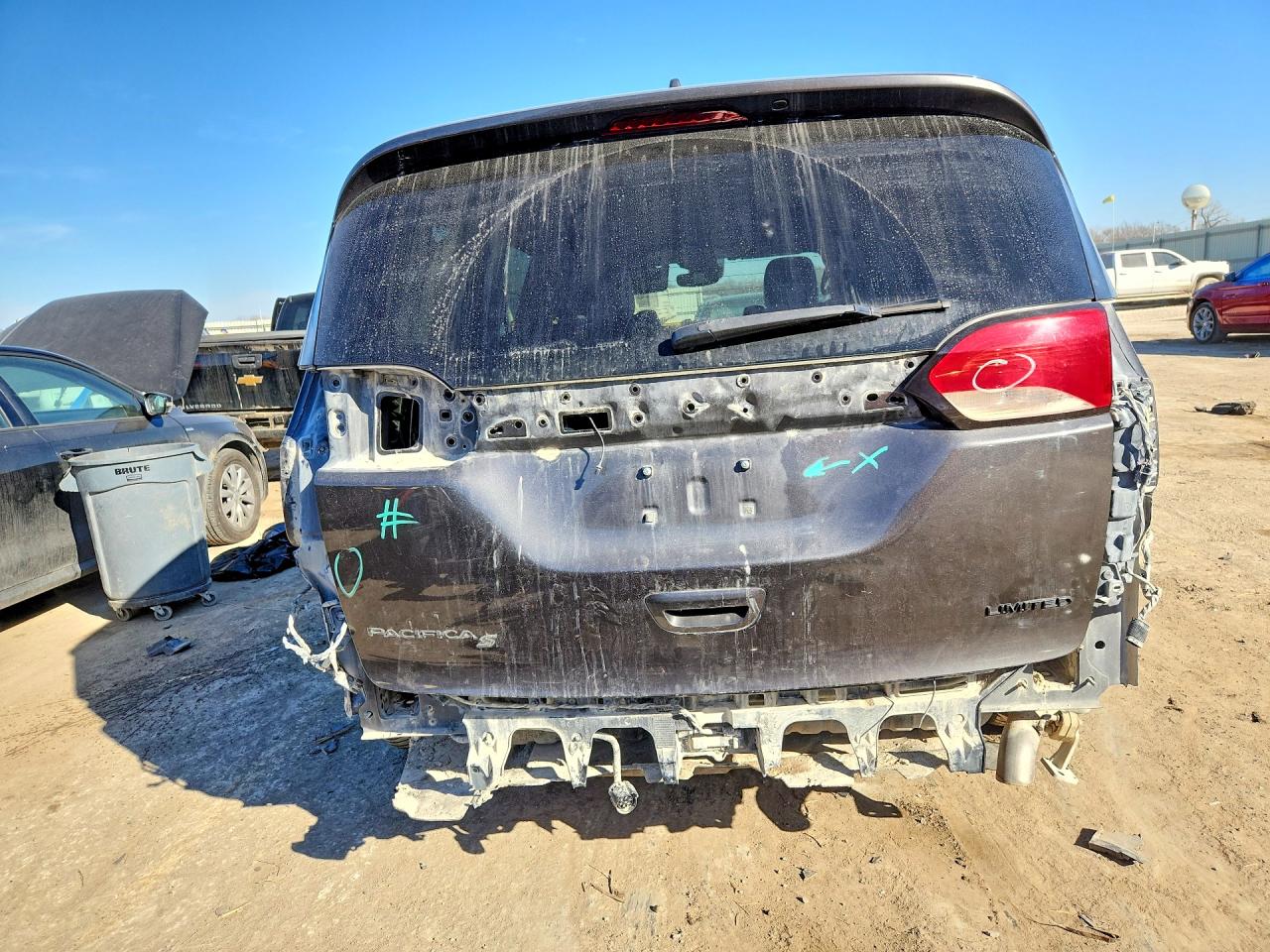 2019 CHRYSLER PACIFICA LIMITED photo 16
