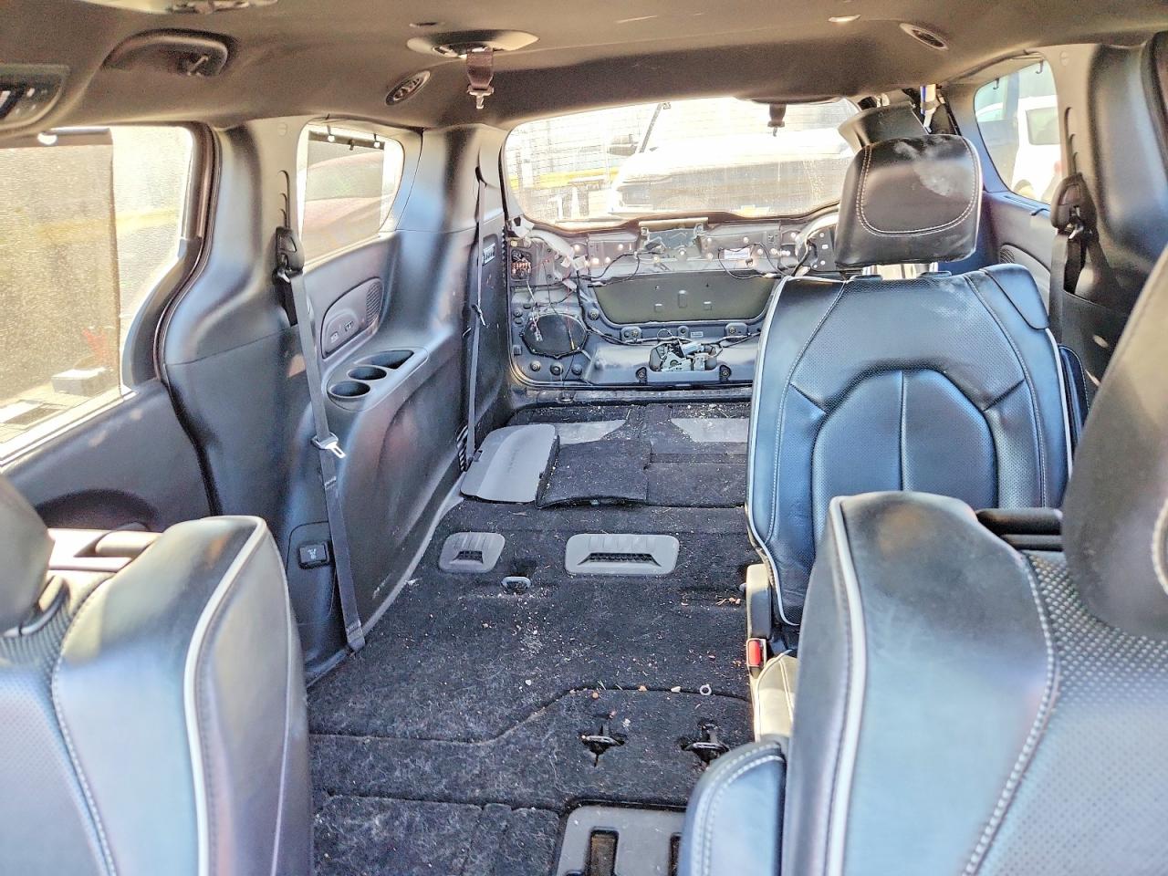 2019 CHRYSLER PACIFICA LIMITED photo 28