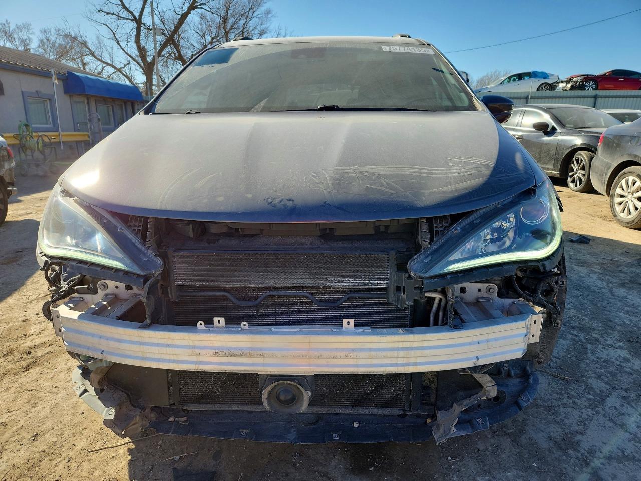 2019 CHRYSLER PACIFICA LIMITED photo 13