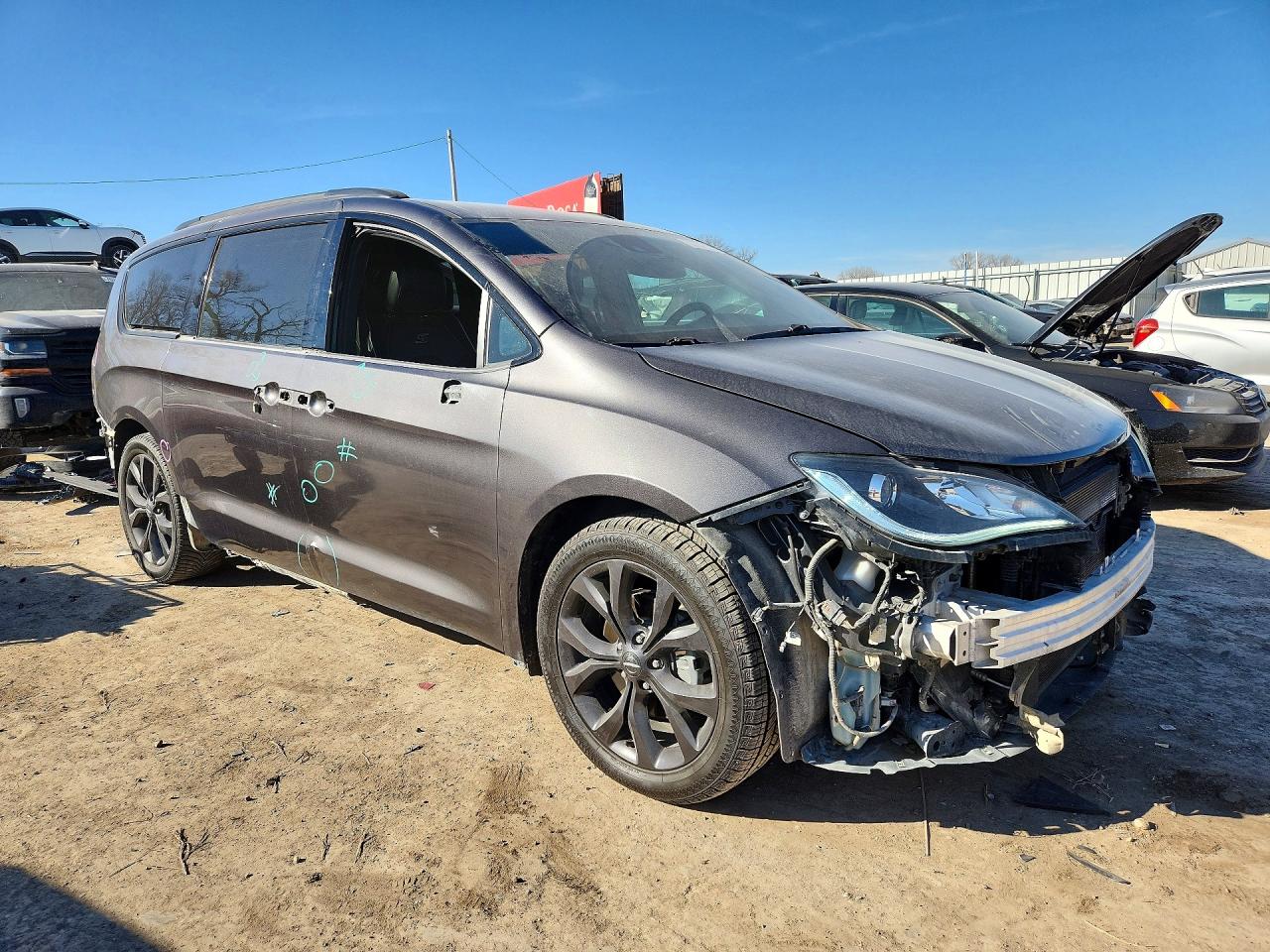 2019 CHRYSLER PACIFICA LIMITED photo 10