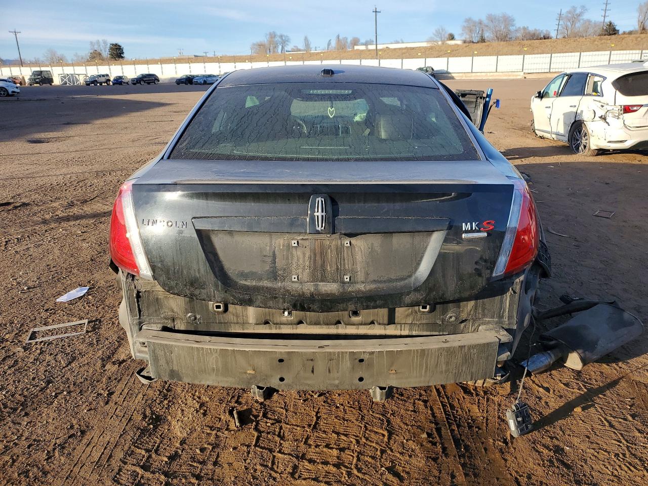 2012 LINCOLN MKS photo 16