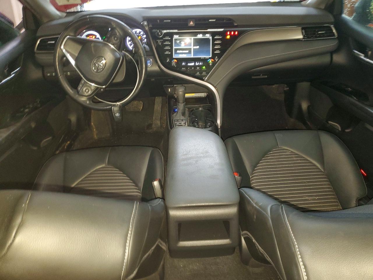 2020 TOYOTA CAMRY SE photo 15