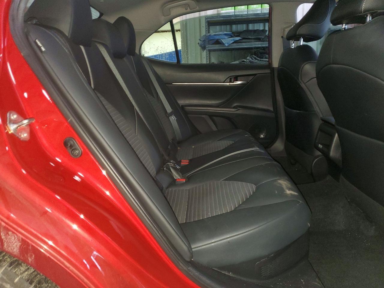 2020 TOYOTA CAMRY SE photo 19