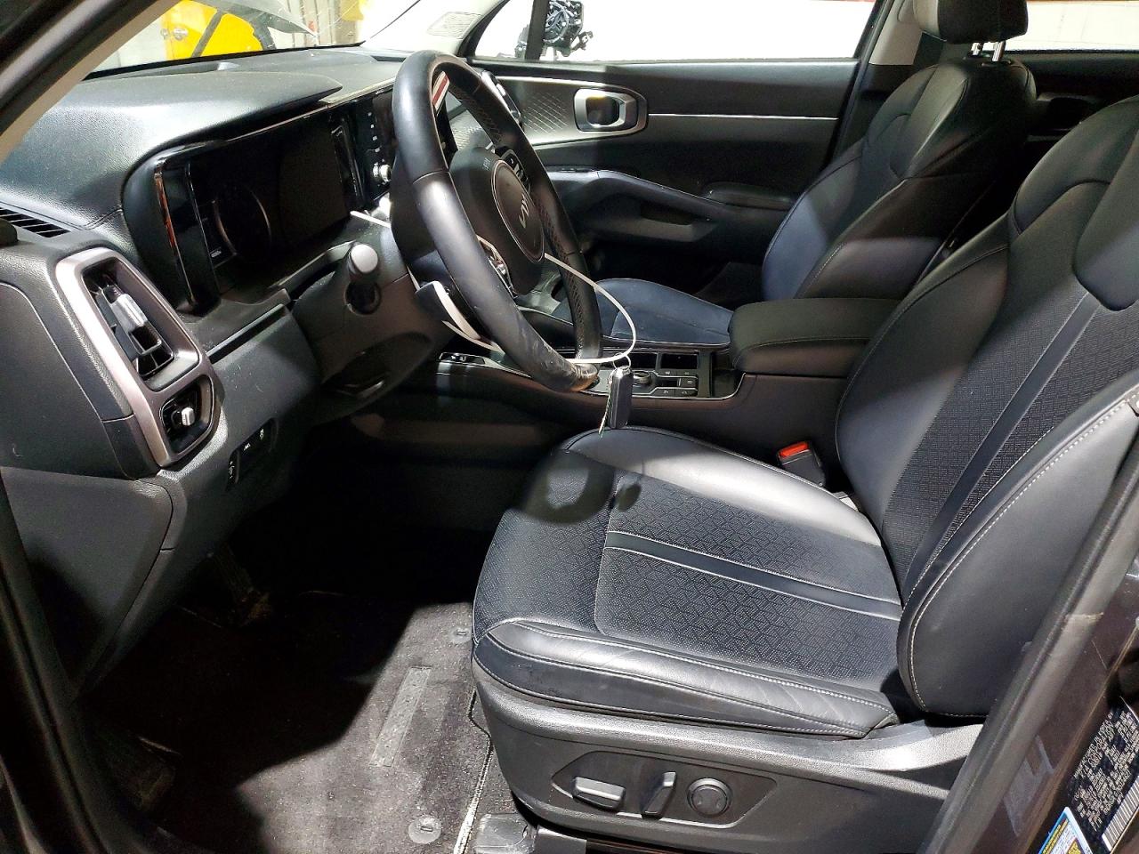 2022 KIA SORENTO photo 13