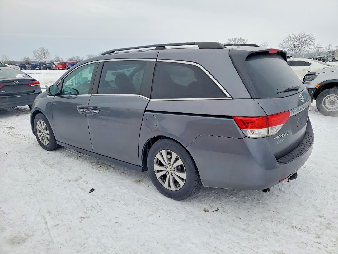 2016 HONDA ODYSSEY SE photo 3