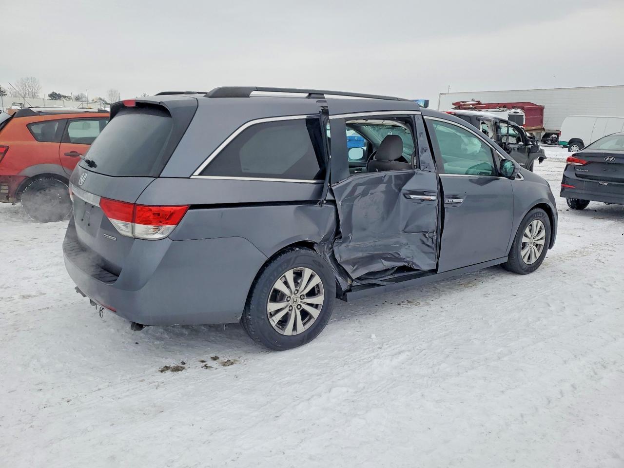 2016 HONDA ODYSSEY SE photo 5