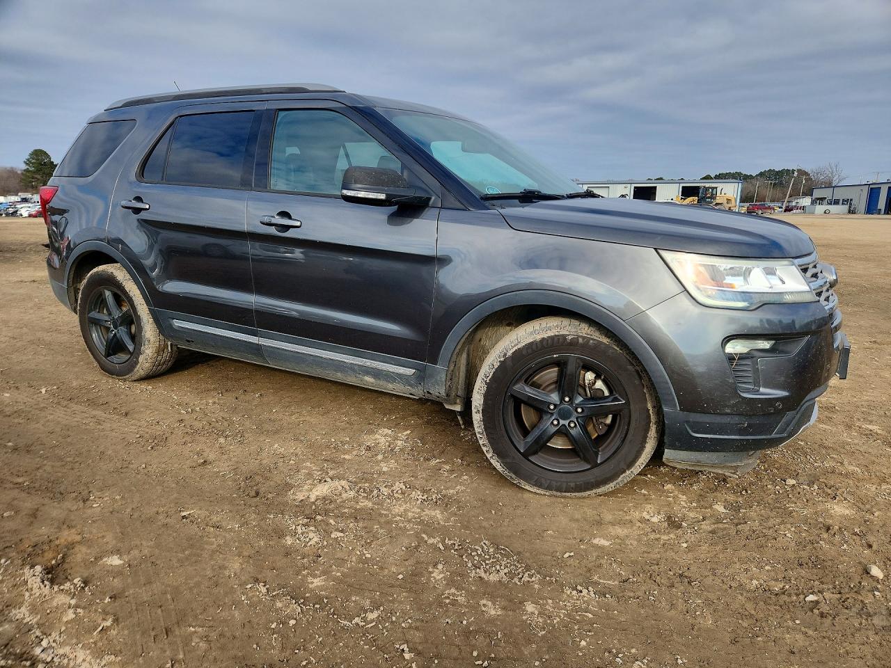 2018 FORD EXPLORER XLT photo 4
