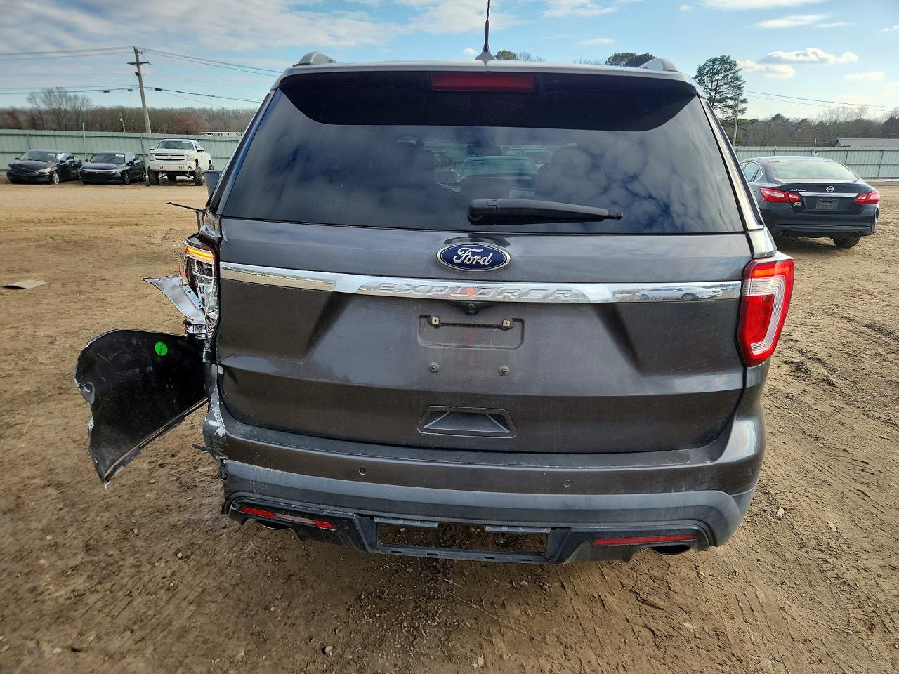 2018 FORD EXPLORER XLT photo 6