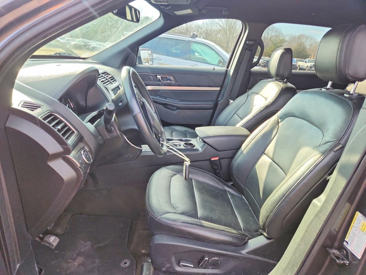 2018 FORD EXPLORER XLT photo 7