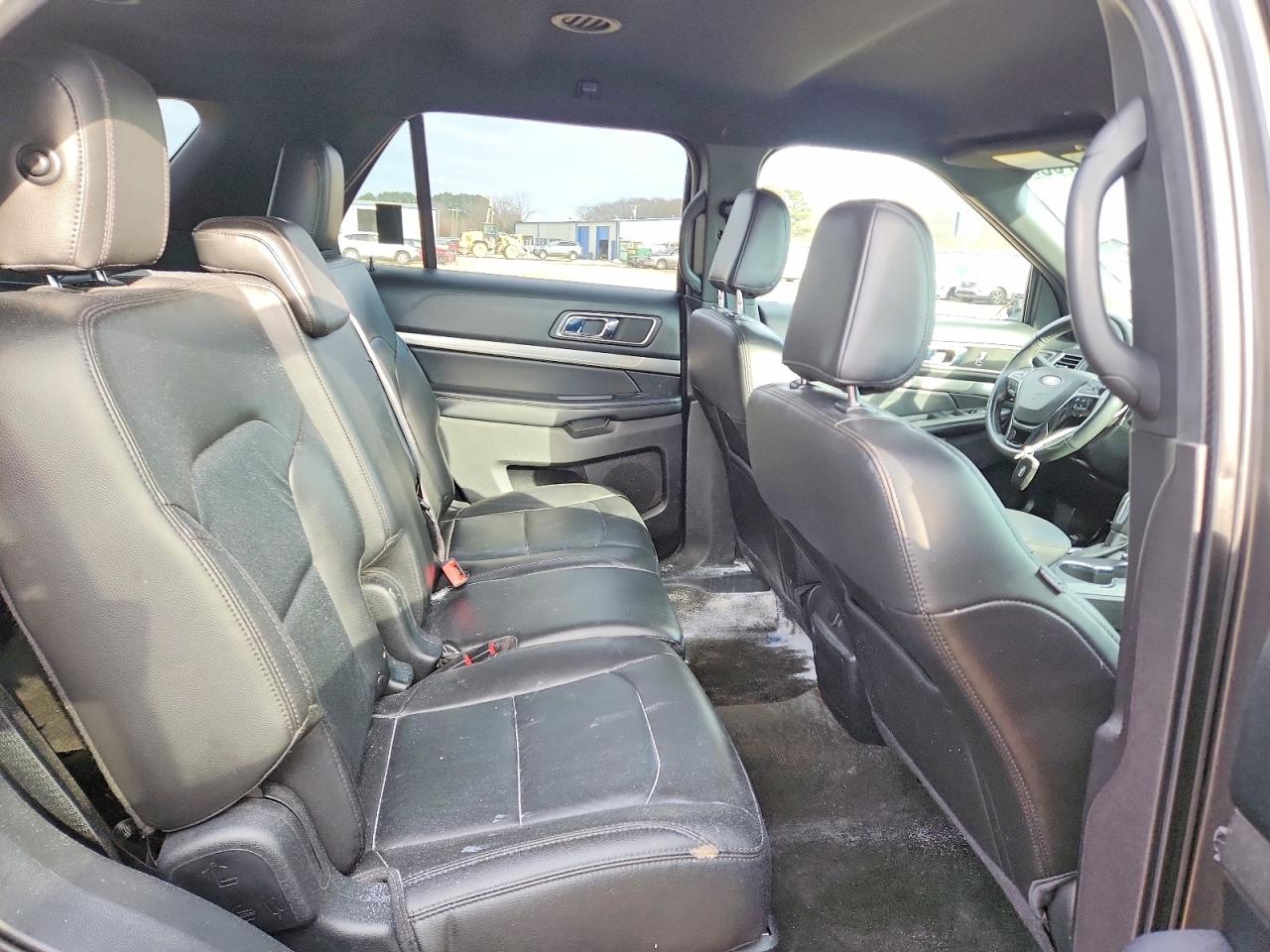 2018 FORD EXPLORER XLT photo 11