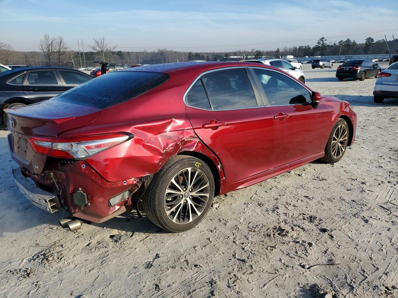 2018 TOYOTA CAMRY L photo 3