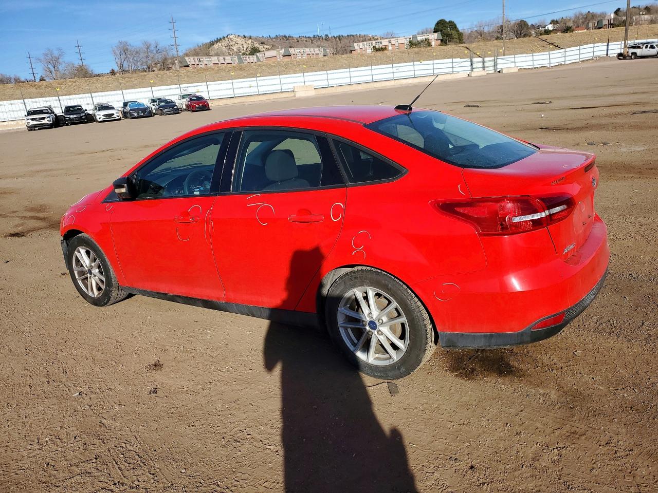 2017 FORD FOCUS SE photo 2