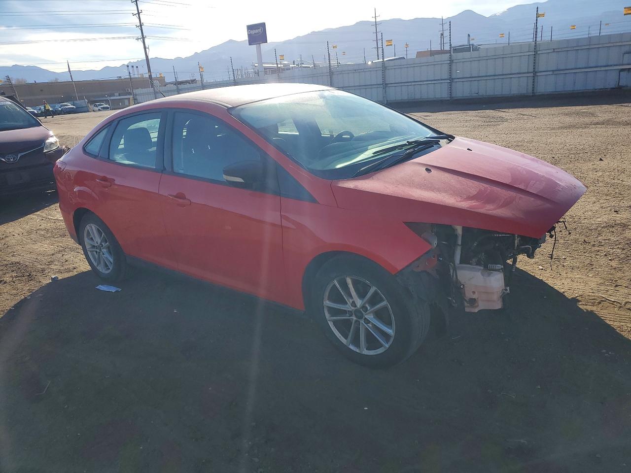 2017 FORD FOCUS SE photo 4
