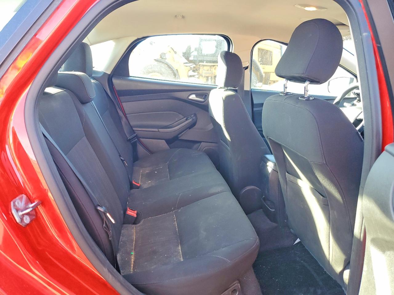 2017 FORD FOCUS SE photo 10