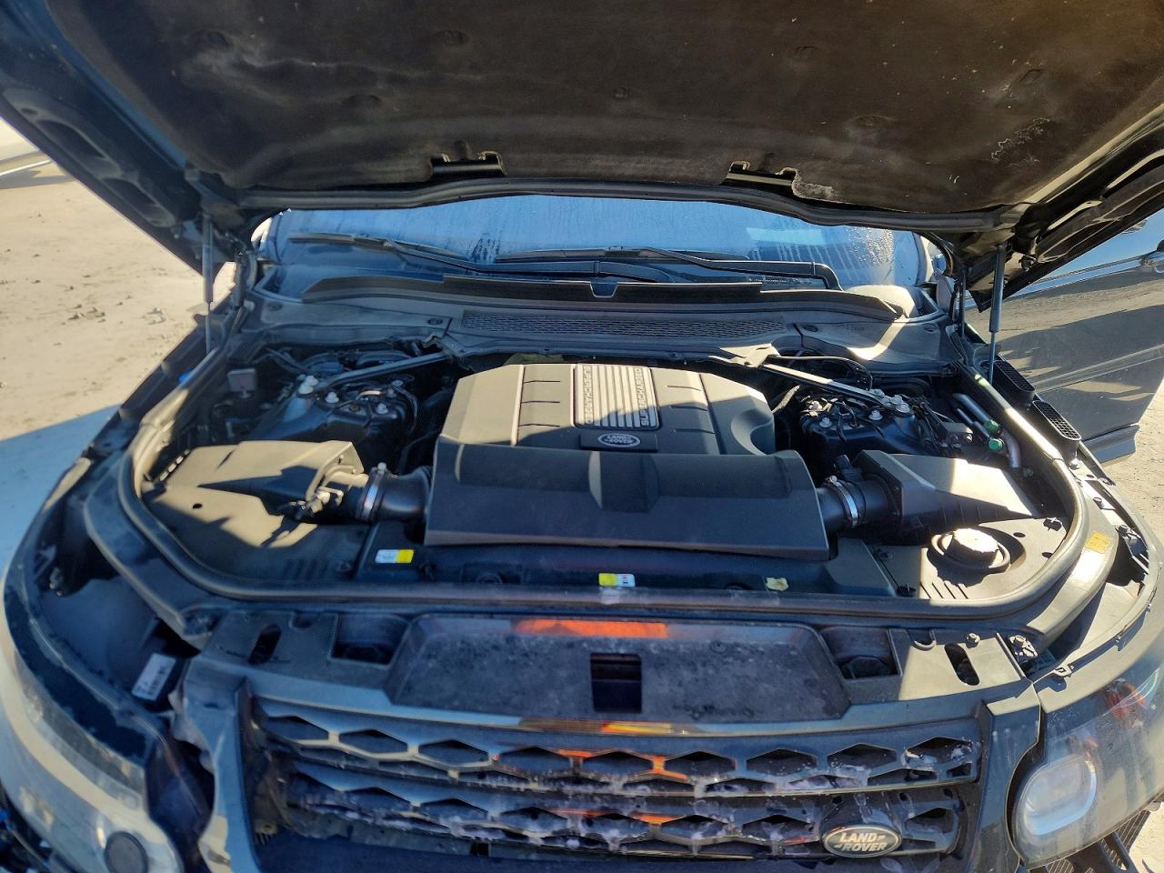 2016 LAND ROVER RANGE ROVER SPORT HST photo 12