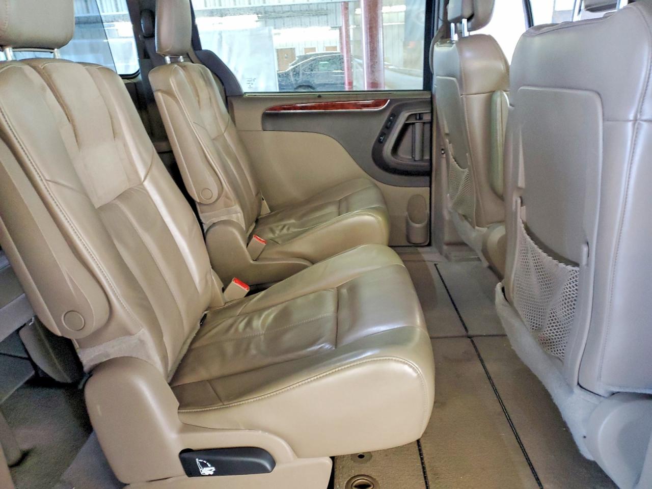 2013 CHRYSLER TOWN & COUNTRY LIMITED photo 11