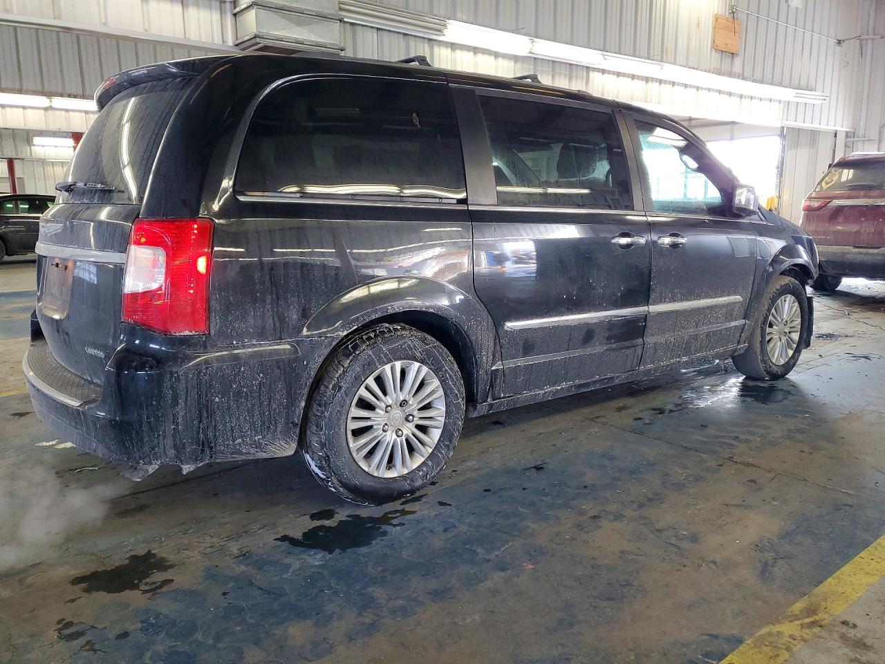 2013 CHRYSLER TOWN & COUNTRY LIMITED photo 3