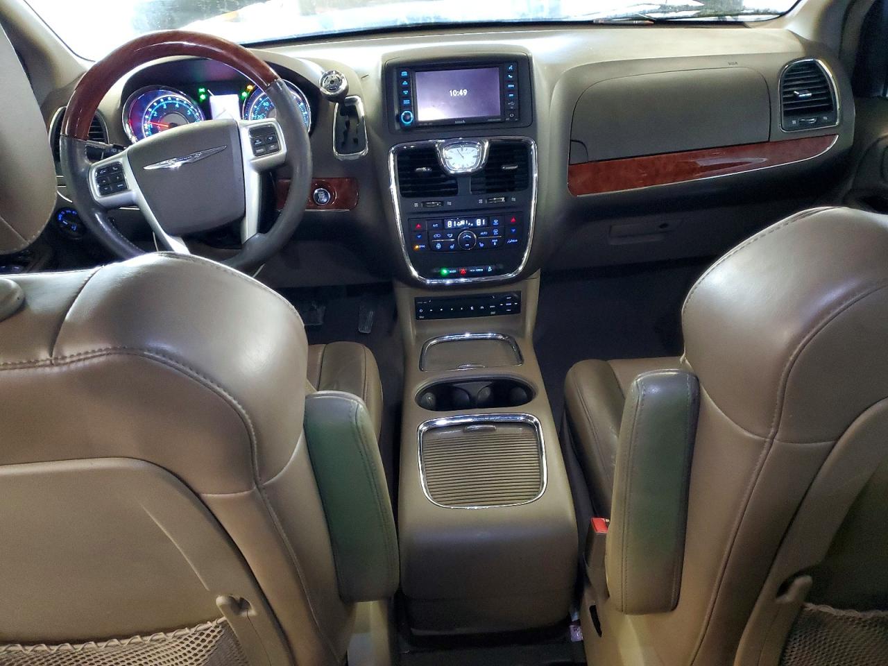 2013 CHRYSLER TOWN & COUNTRY LIMITED photo 8