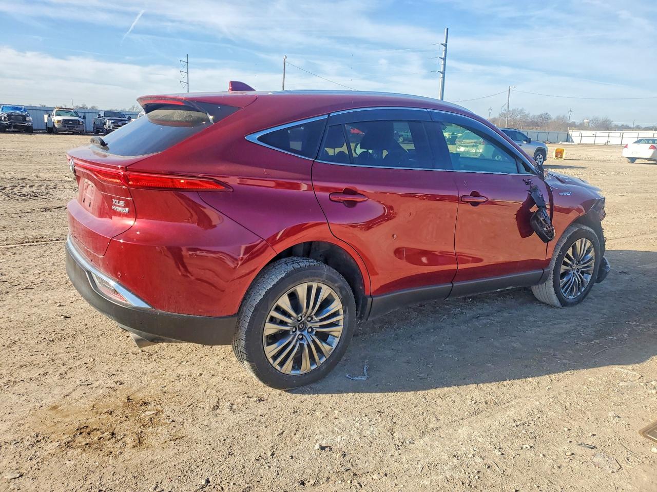 2021 TOYOTA VENZA photo 3