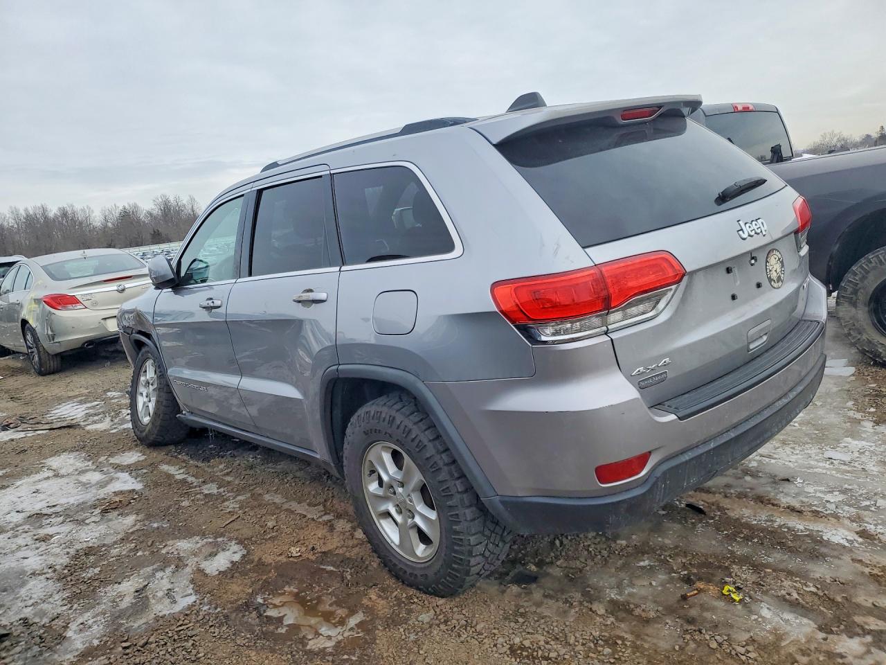 2014 JEEP GRAND CHEROKEE LAREDO photo 3
