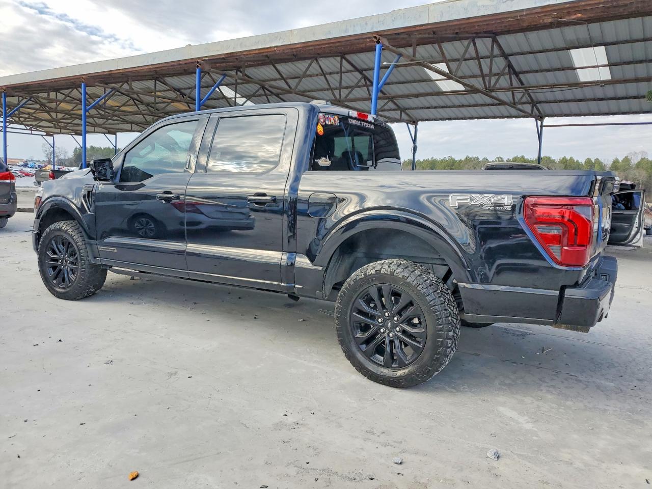 2024 FORD F150 LARIAT photo 2