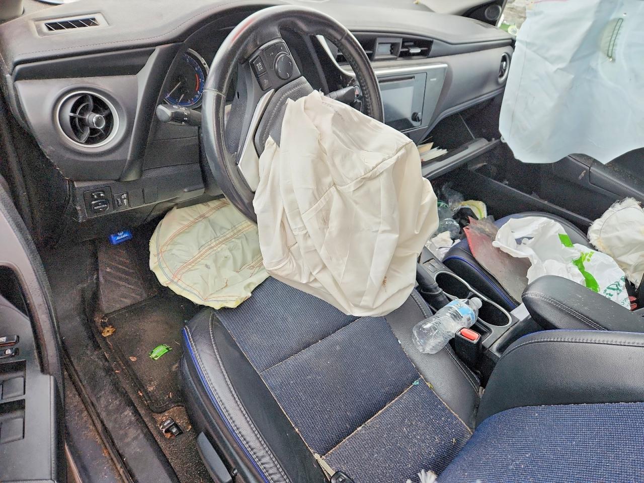 2017 TOYOTA COROLLA L photo 15