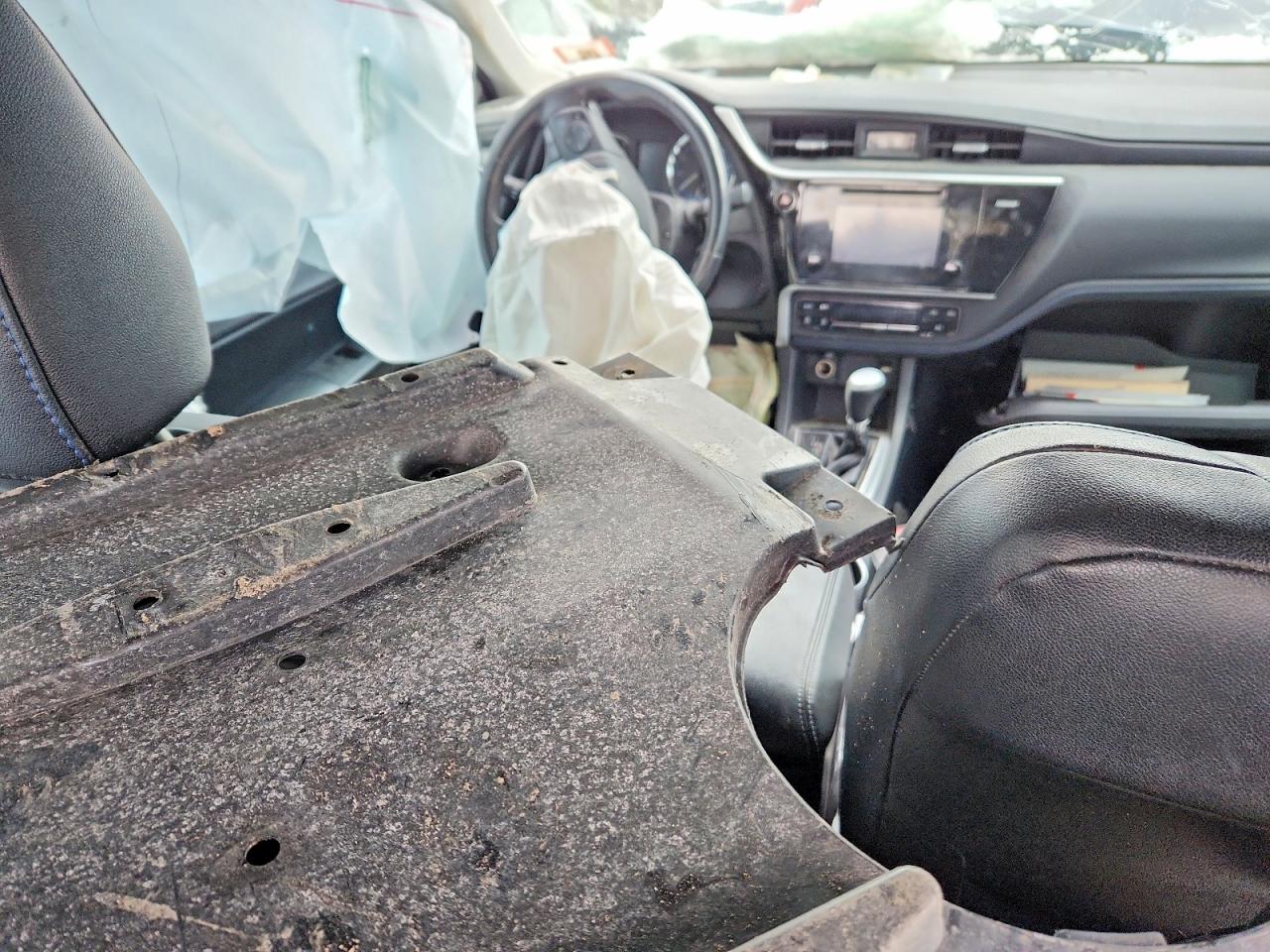 2017 TOYOTA COROLLA L photo 19